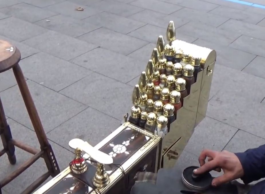 Ragip: The Shoe Shiner